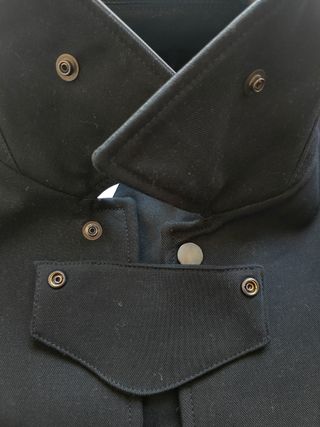 Trench con cuello de piel