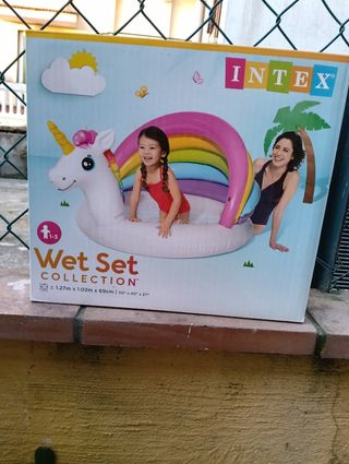 Giochi in acqua al mare