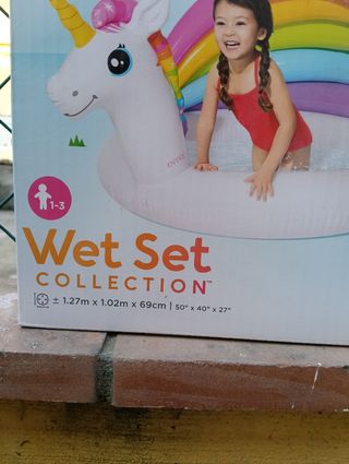 Giochi in acqua al mare