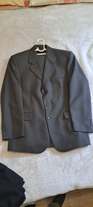 Traje Gris oscuro