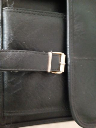 Maletín negro de piel