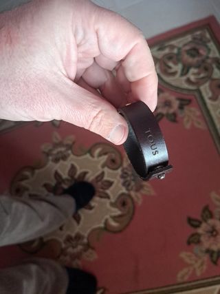 brazalete Tous cuero y oro de 18k