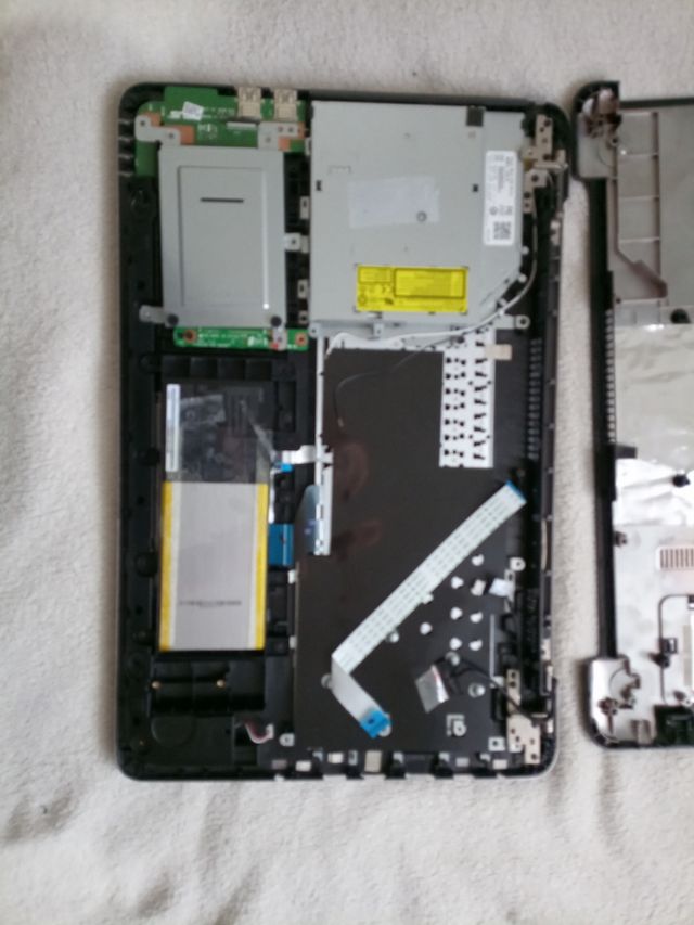 Portátil Asus R753U