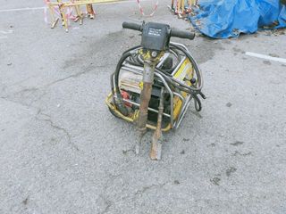Martillo hidraulico con generador