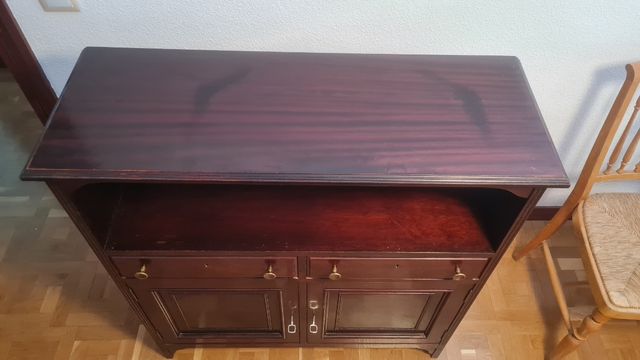 Mueble television aparador clásico
