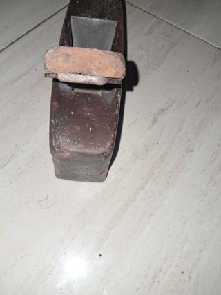 antiguo cepillo de carpintero