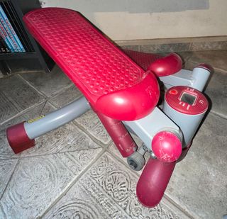 Máquina de correr y de REGALO: un pequeño gimnasio