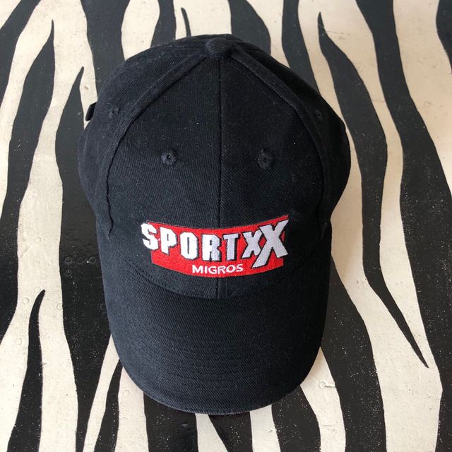 Lotto 9 cappellini con visiera