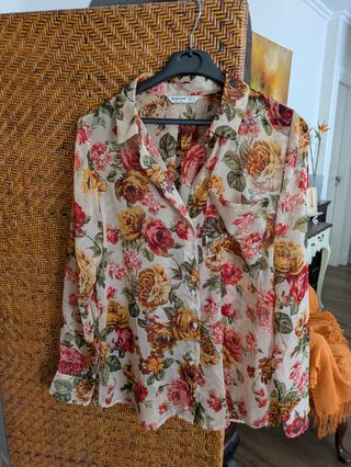 Camisa de flores nueva 