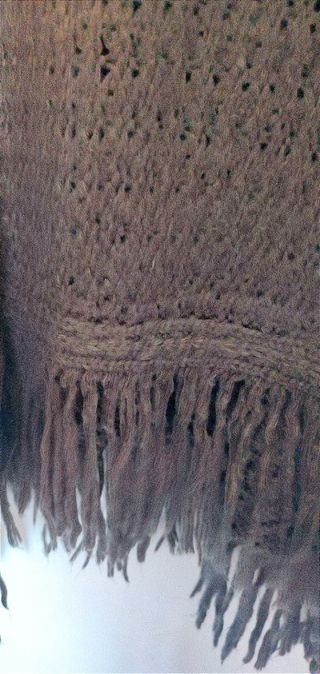 Poncho lana y flecos talla L abotonado 