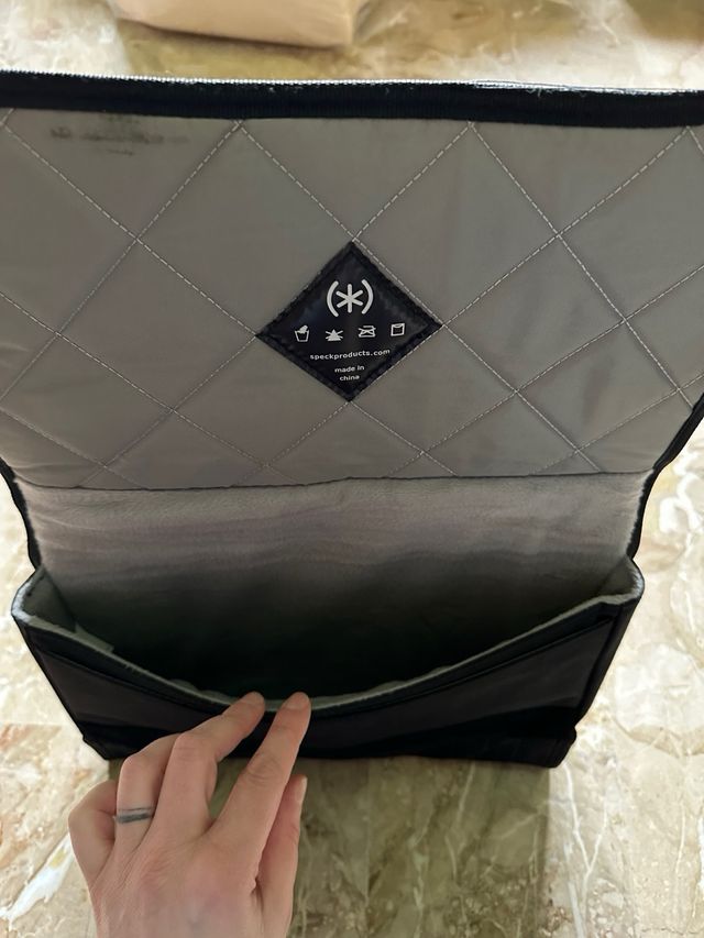 Custodia per computer portatile