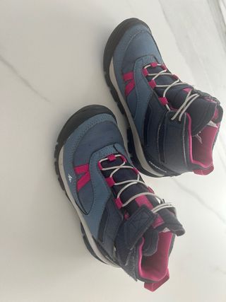 Botas de montaña de niña 28