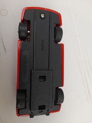 Ferrari modellino metallo