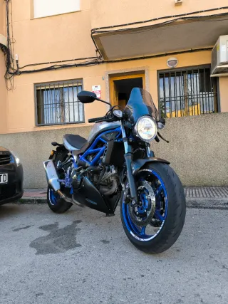Suzuki SV 650 2020 venta o cambio por GSX600R
