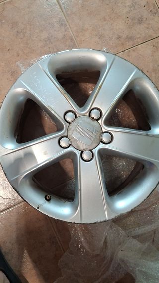 Llanta Seat León 16