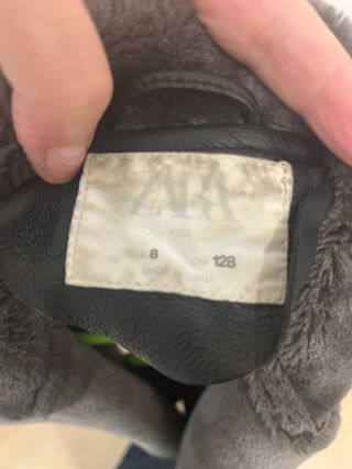 Chaqueta de cuero y pelo negra de niña 