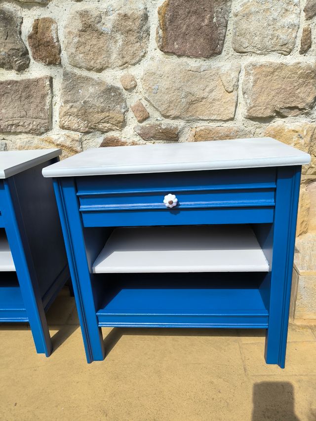 2 mesillas restauradas