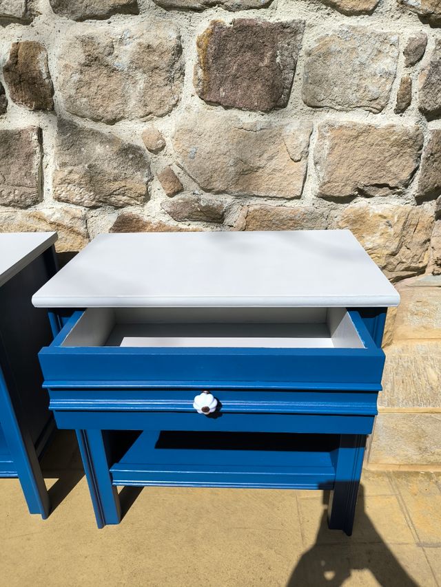 2 mesillas restauradas