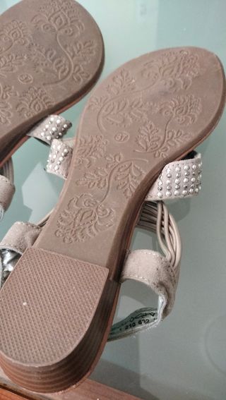 Sandalias dedo Graceland 37