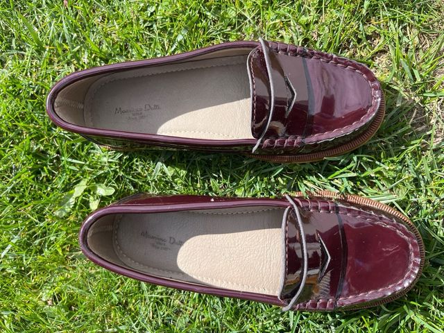 Zapatos 32 Massimo Dutti charol burdeos