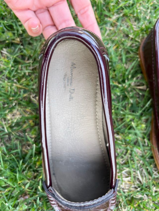 Zapatos 32 Massimo Dutti charol burdeos