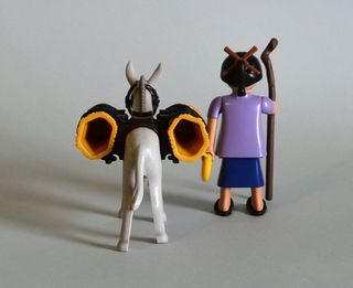 Playmobil Campesina Asiatica Con Burro
