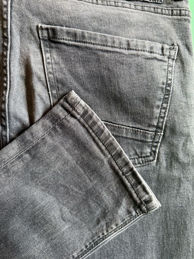 Pantalones Levis y Pull&Bear