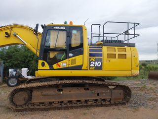 Excavadora cadenas Komatsu 210 lc11