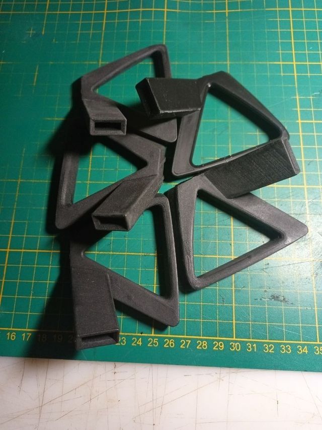 1 guia para cinturones Mercedes W124 coupé.