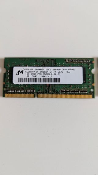 2 unidades de memoria RAM 1 GB. Macintosh