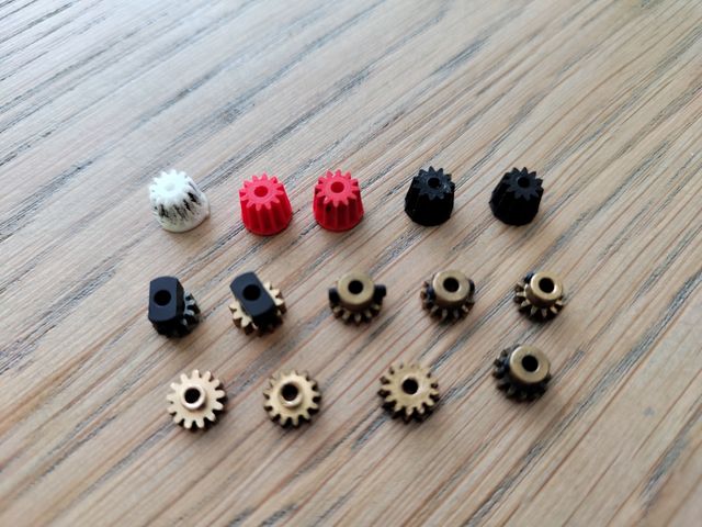 Lote piñones slot Scalextric ninco etc