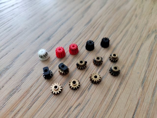 Lote piñones slot Scalextric ninco etc