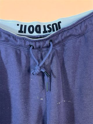 Jogger Nike Morado L Comodidad y Estilo