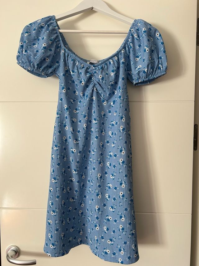 Vestido corto azul de stradivarius