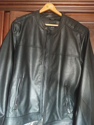 CAZADORA DE HOMBRE DE CUERO COMO NUEVA