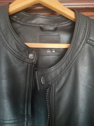 CAZADORA DE HOMBRE DE CUERO COMO NUEVA