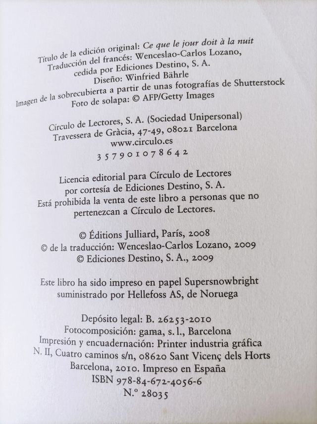 Libro: LO QUE EL DÍA DEBE A LA NOCHE