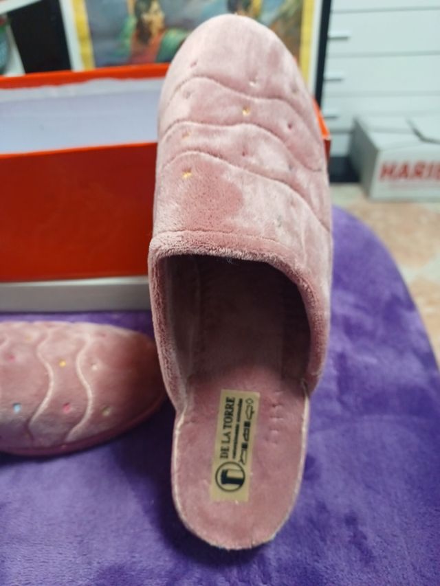 Zapatilla de casa  con cuña,color rosa c
