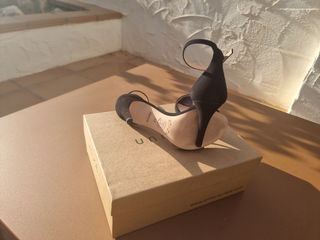 Sandalia ante negro UNISA