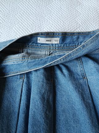 Falda pliegues vaquera Mango talla M 