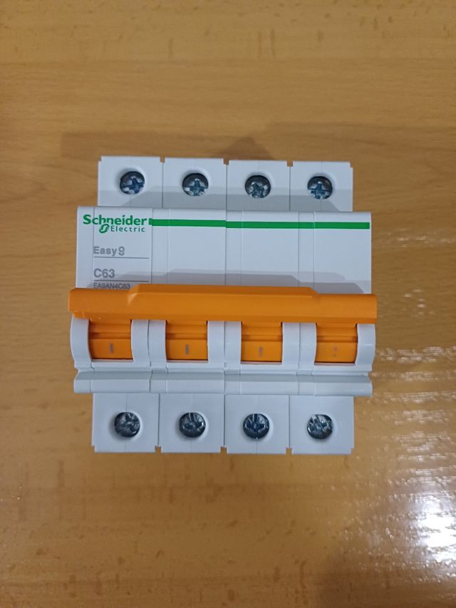 Magnetotermico Schneider 63 amperios.