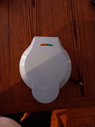 Máquina para hacer mini donuts.