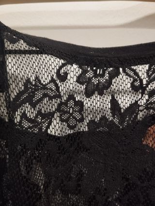 Camiseta transparente tipo encaje 