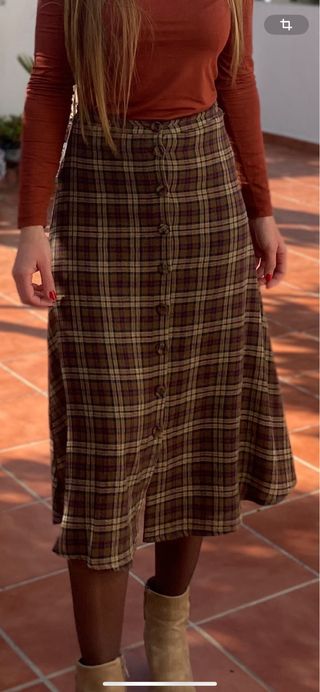 Falda midi de cuadros