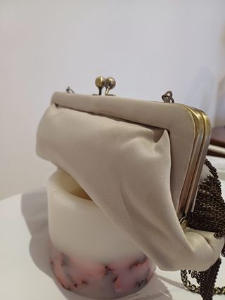 Bolso de mano para eventos.