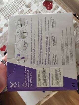 Mini máquina de coser