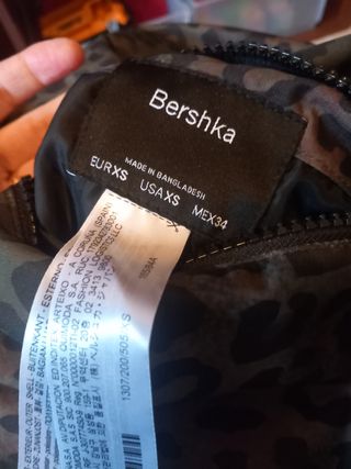 Chubasquero Bershka 
