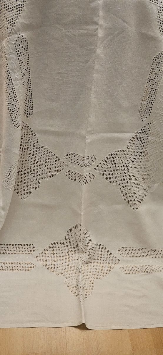 Manteleria lagarterana en hilo hecha a manom