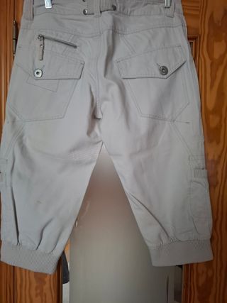 Chaqueta y pantalón pirata de Mango