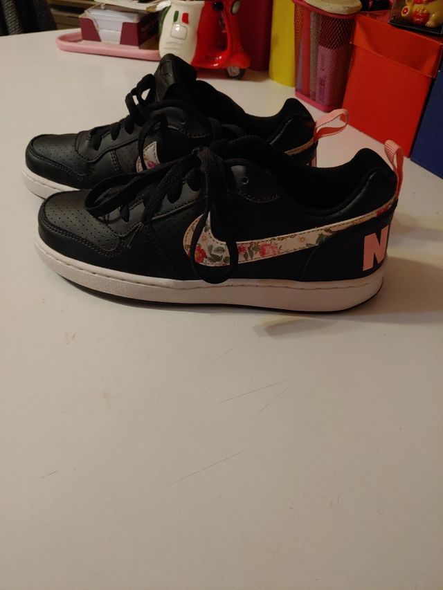 Zapatillas Nike. T.38.5